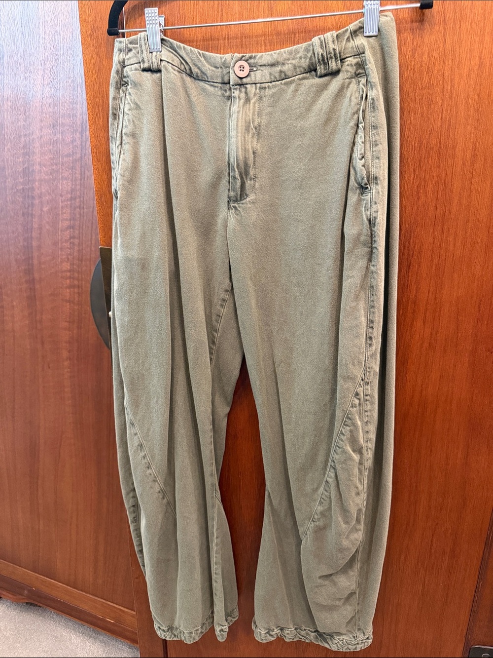 Free People Spotlight Barrel Chinos Dusty Olive Size 6
